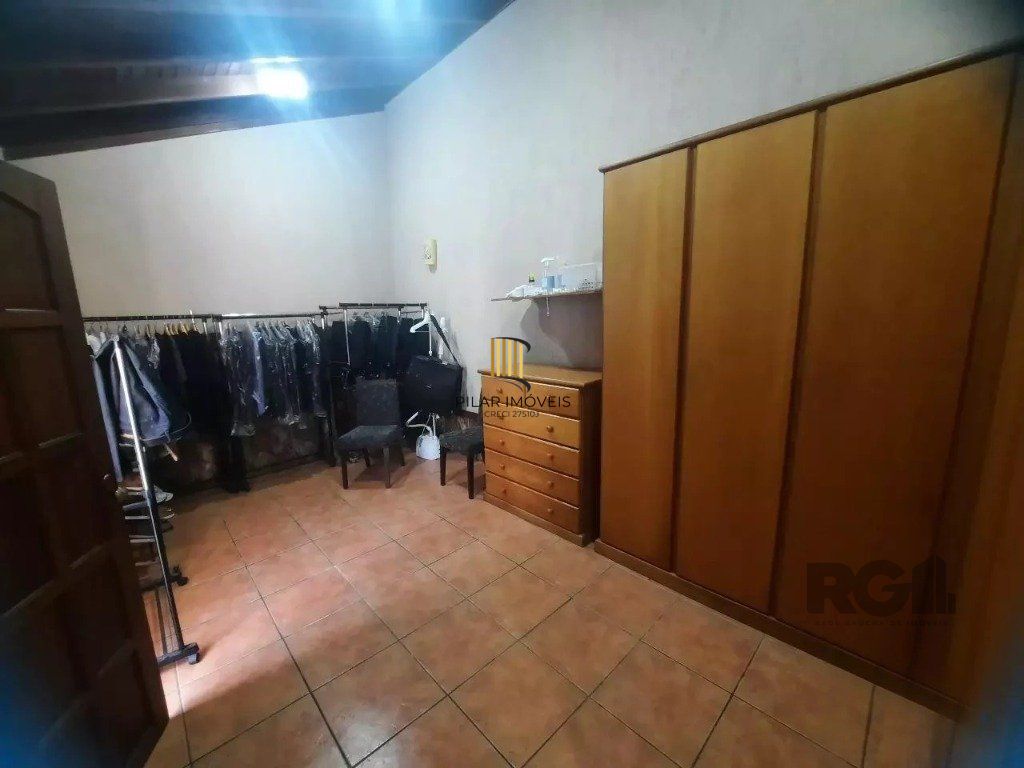 Casa de 3 dormitórios, no bairro Glória