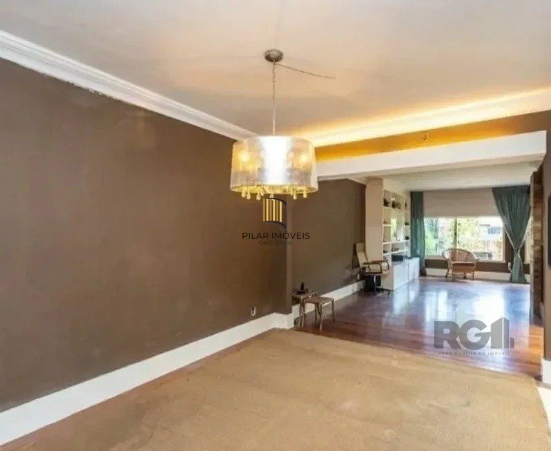 Excelente casa de 220m² com 3 dormitórios no bairro Tristeza.