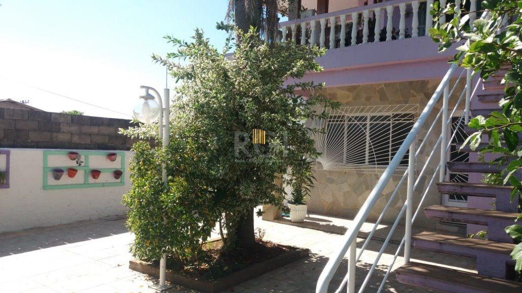 Casa para Venda - 300m², 5 dormitórios, Augusta