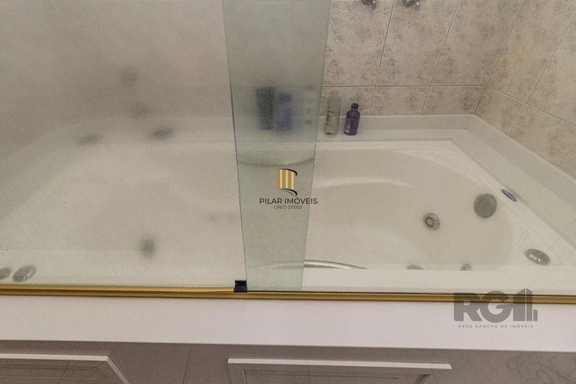 Casa Mista 266m² - 4 dormitórios, 1 suíte, 3 vagas no bairro Parque Santa Fé