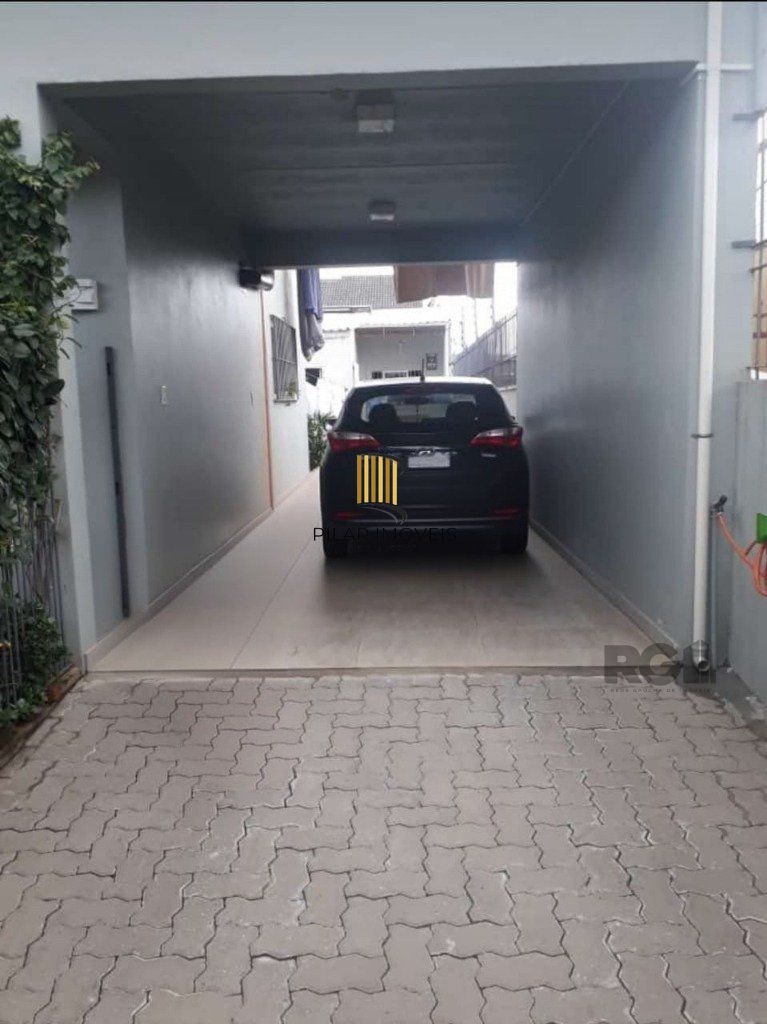 Casa 4 dormitórios no bairro Nonoai