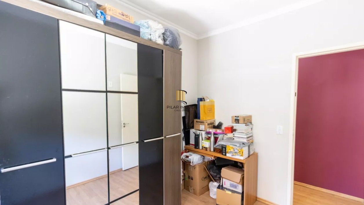 Apartamento de 2 dormitórios com 1 vaga de garagem escriturada, na Rua Dom Vital, Bairro Glória.