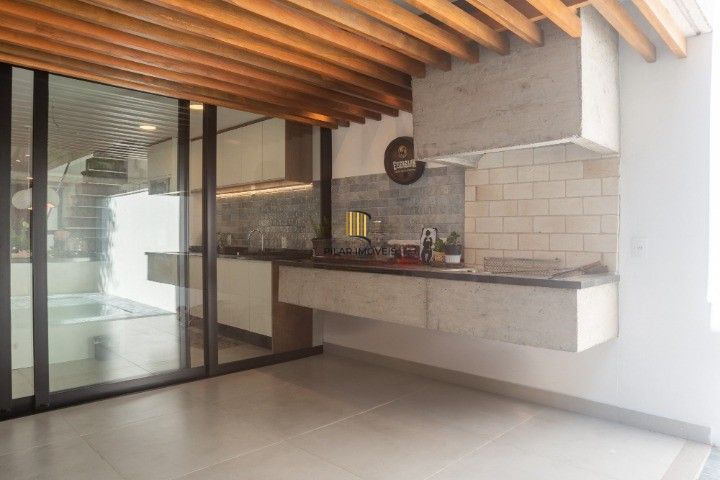 Casa 3 dormitórios no bairro Jardim Isabel