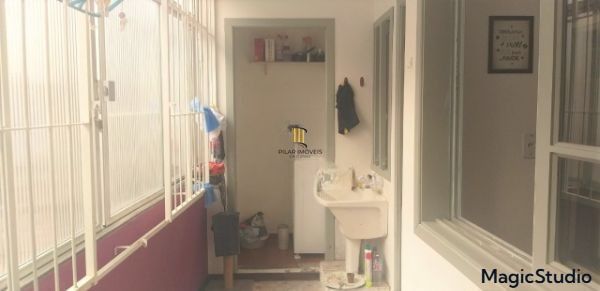 Apartamento 02 dormitórios, de frente Menino Deus