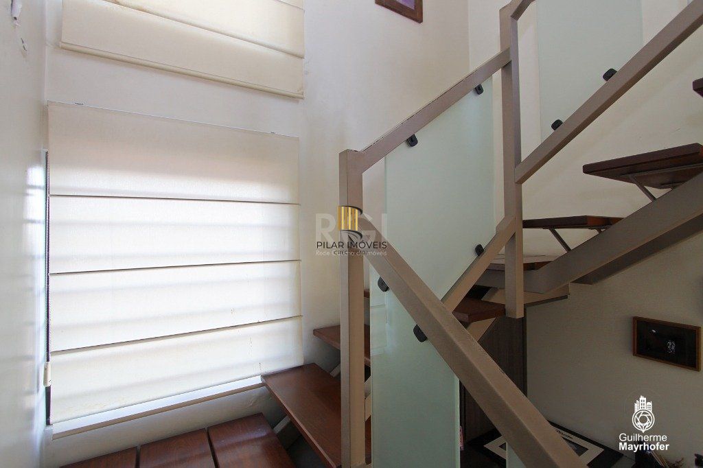 Cobertura para Venda - 350m², 3 dormitórios, sendo 1 suites, 2 vagas - Teresópolis
