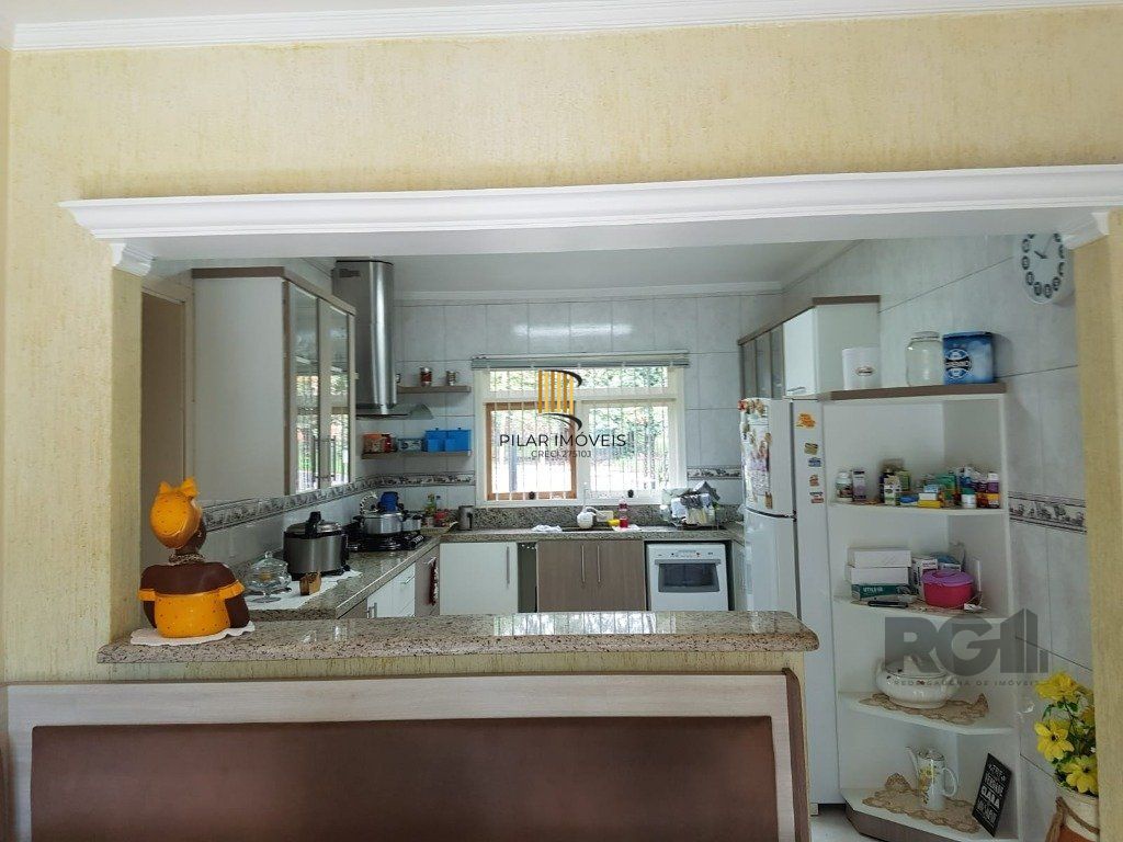 Casa 4 dormitórios no bairro Centenário