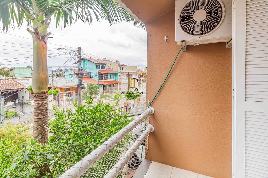 Casa de 3 dormitórios à venda no Bairro Serraria - Porto Alegre