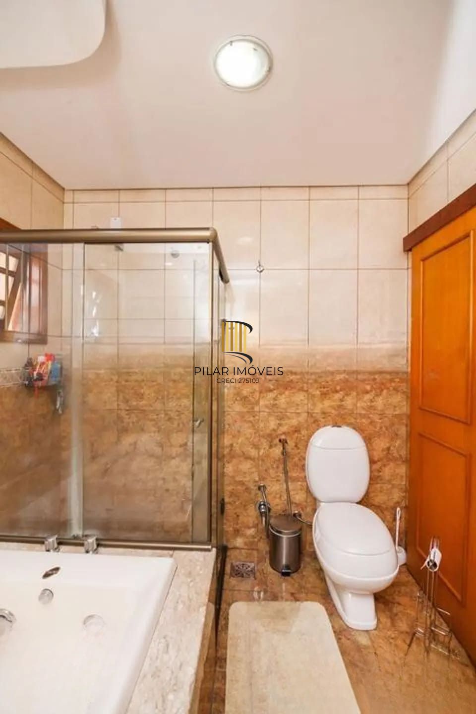 Casa de 4 dormitórios à venda no Bairro Rubem Berta, Porto Alegre.