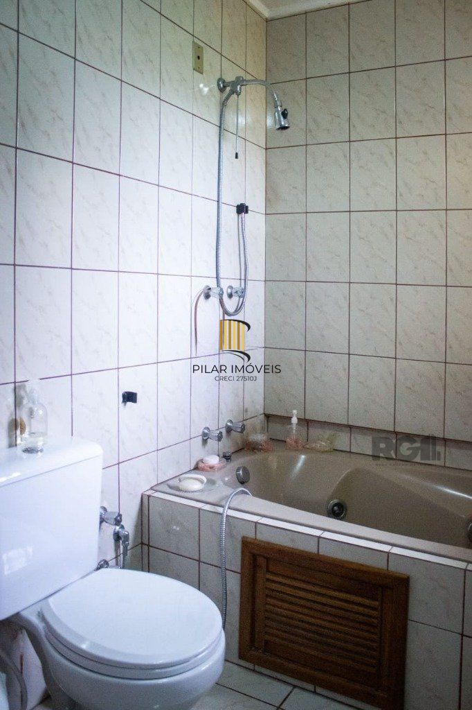 Casa 298m² - 4 dormitórios, 3 vagas na Zona Norte