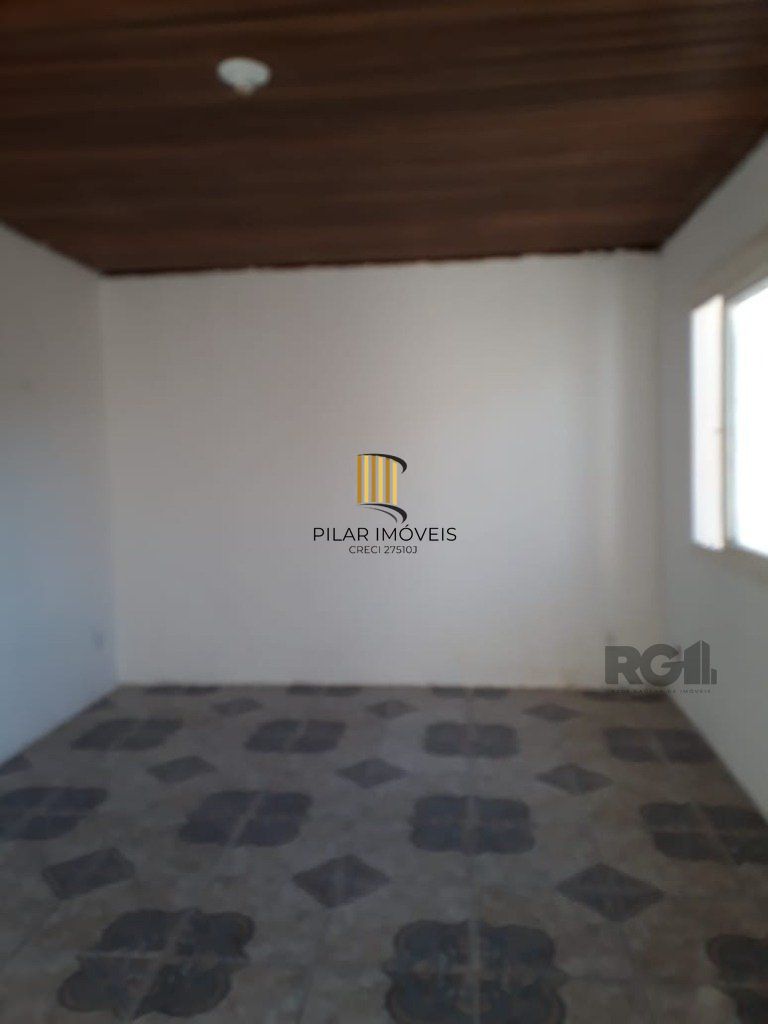 Casa de 3 dormitórios, no bairro Lomba do Pinheiro
