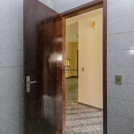 Casa à Venda na Rua da Gruta – 241,99m² – Próxima ao Hospital Divina Providência