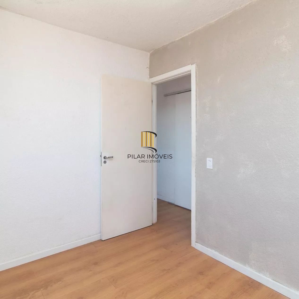 Apartamento de dois dormitórios e  01 vaga garagem na zona sul -Porto Alegre