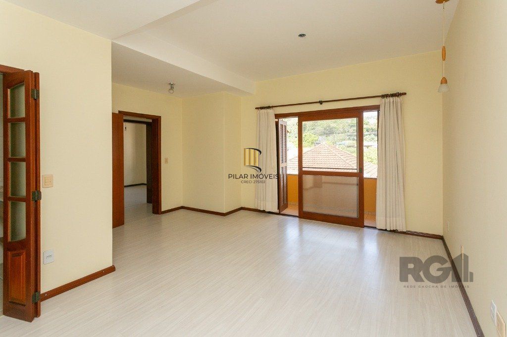 Casa com 5 dormitórios no bairro Jardim Carvalho