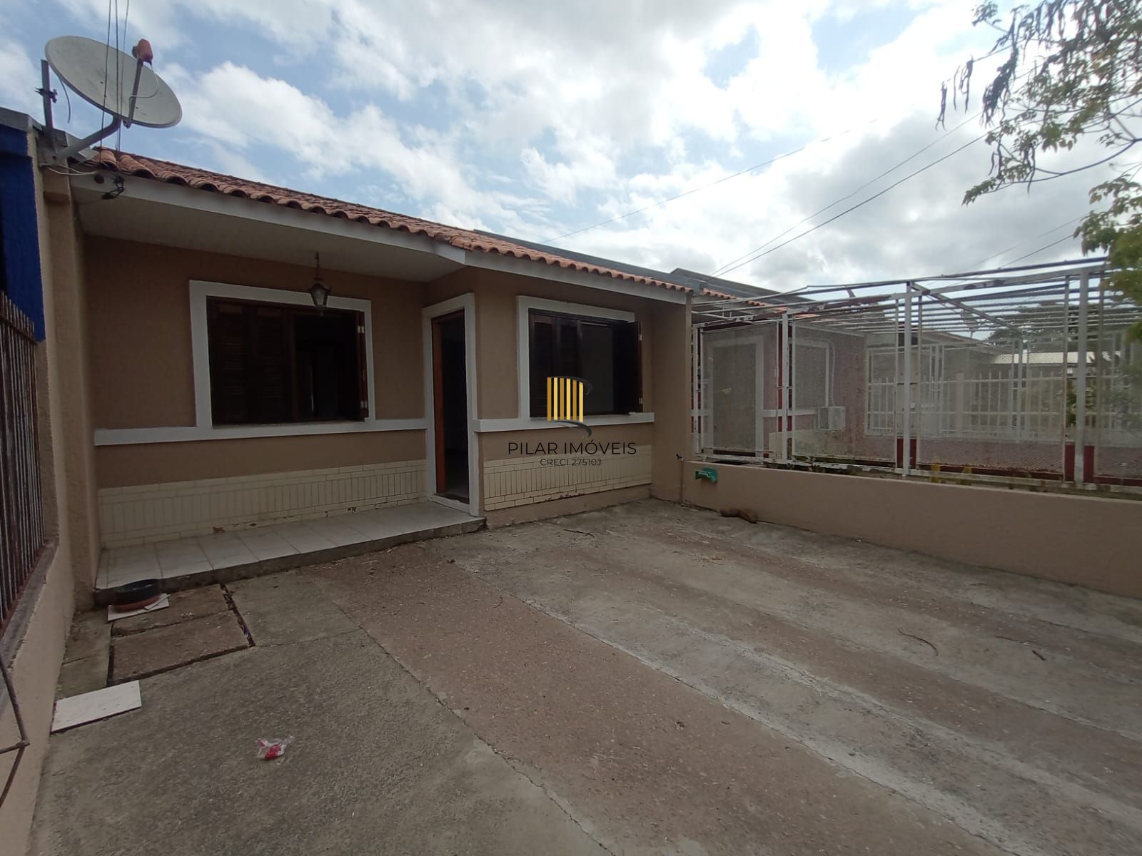 Casa 2 dormitórios no bairro Hípica