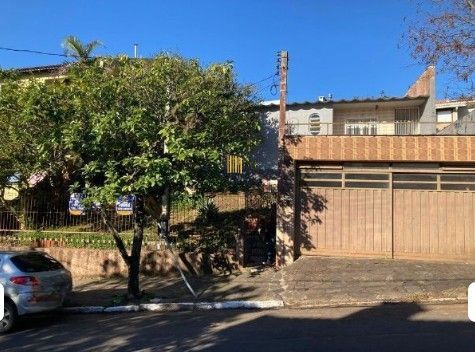 Casa 3 dormitórios, 3 banheiros, bairro Teresópolis.