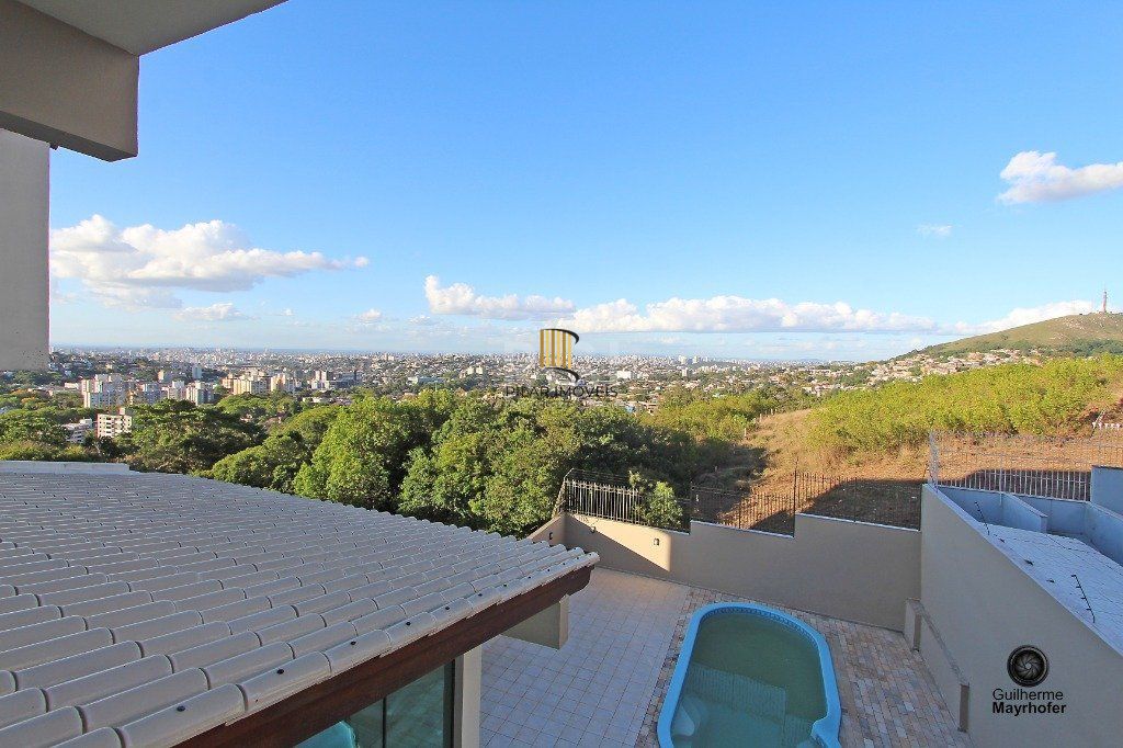 Casa para Venda - 445.52m², 4 dormitórios, sendo 4 suites, 4 vagas - Teresópolis