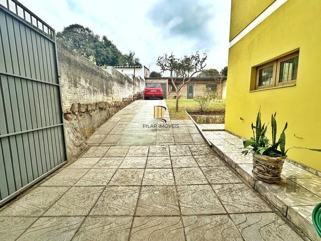 Casa 3 dormitórios no bairro Nonoai