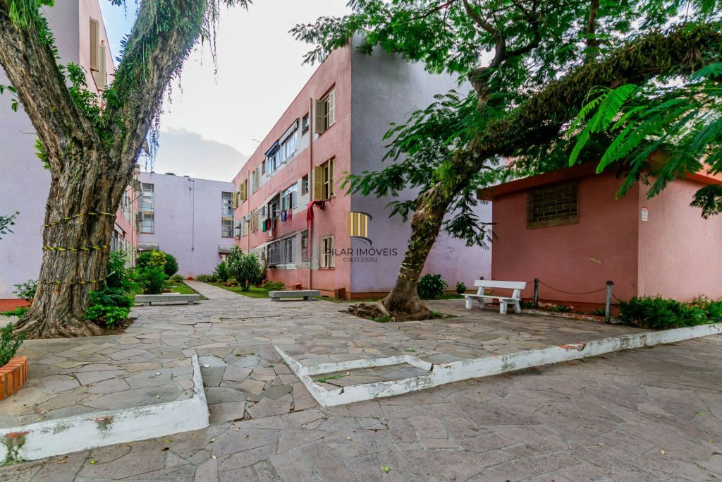 Apartamento 2 dormitórios e vaga rotativa.