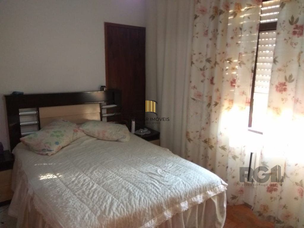 Casa de 3 dormitórios no bairro Jardim Carvalho
