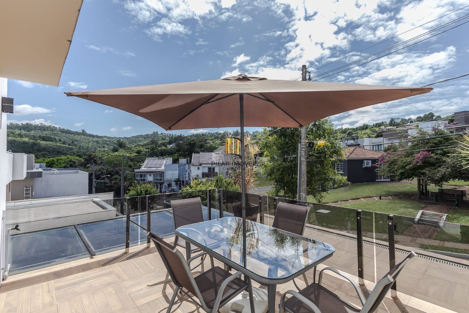 Casa em Condomínio com 3 quartos, 3 vagas e 184m² para vender por R$ 1.180.000 Rua Adriano Pereira Da Silva - Vila Nova, Porto Alegre