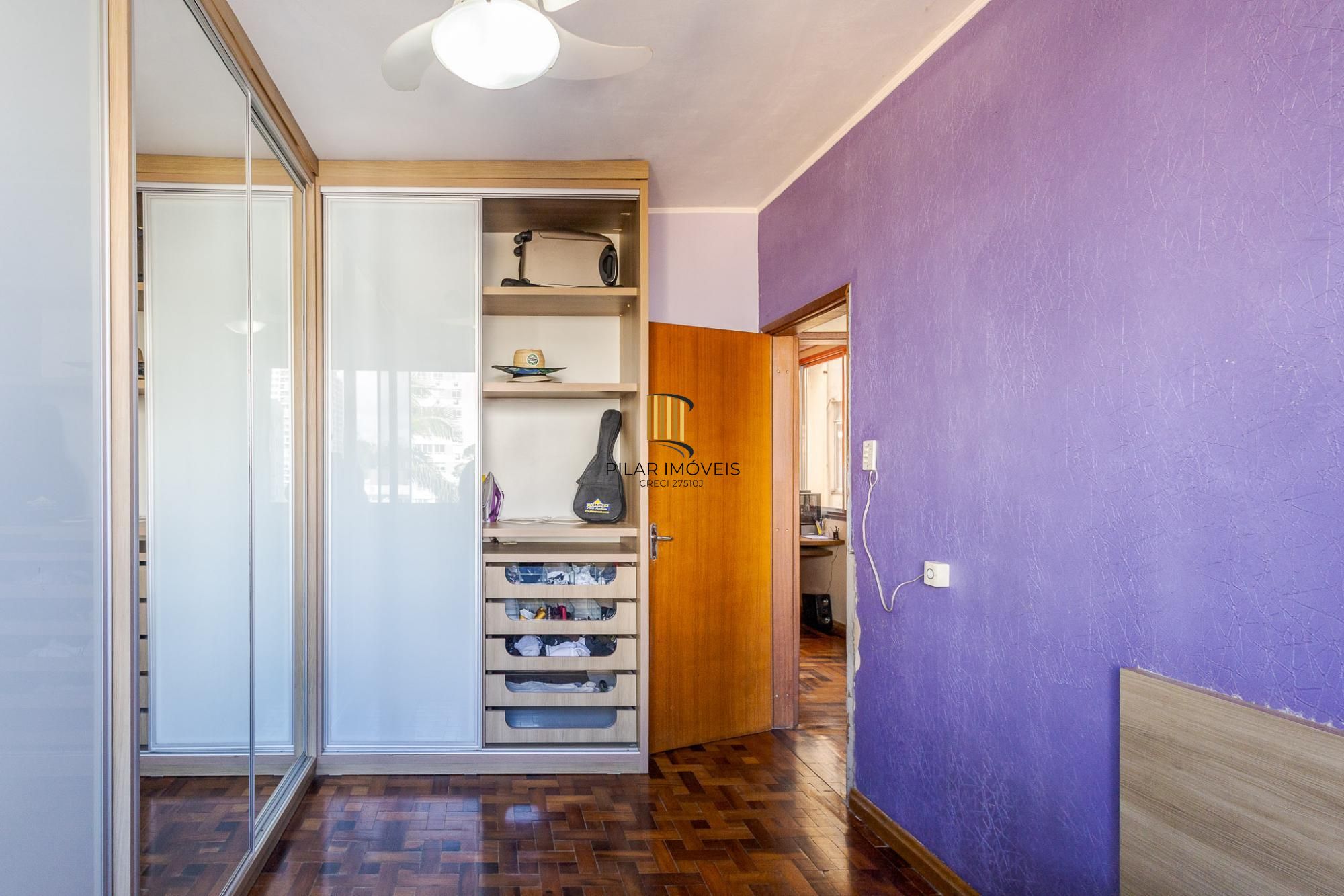 Apartamento de 02 dormitórios no bairro Petropolis em Porto alegre/RS.