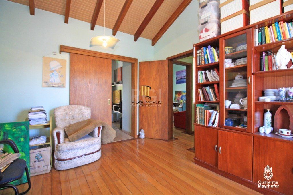 Casa para Venda - 240m², 4 dormitórios, sendo 3 suites, 6 vagas - Jardim Sabará