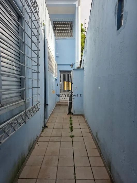 Sobrado com Piscina, Garagem para 3 Carros e Espaço para Salão de Festas à Venda e para Locação em Teresópolis