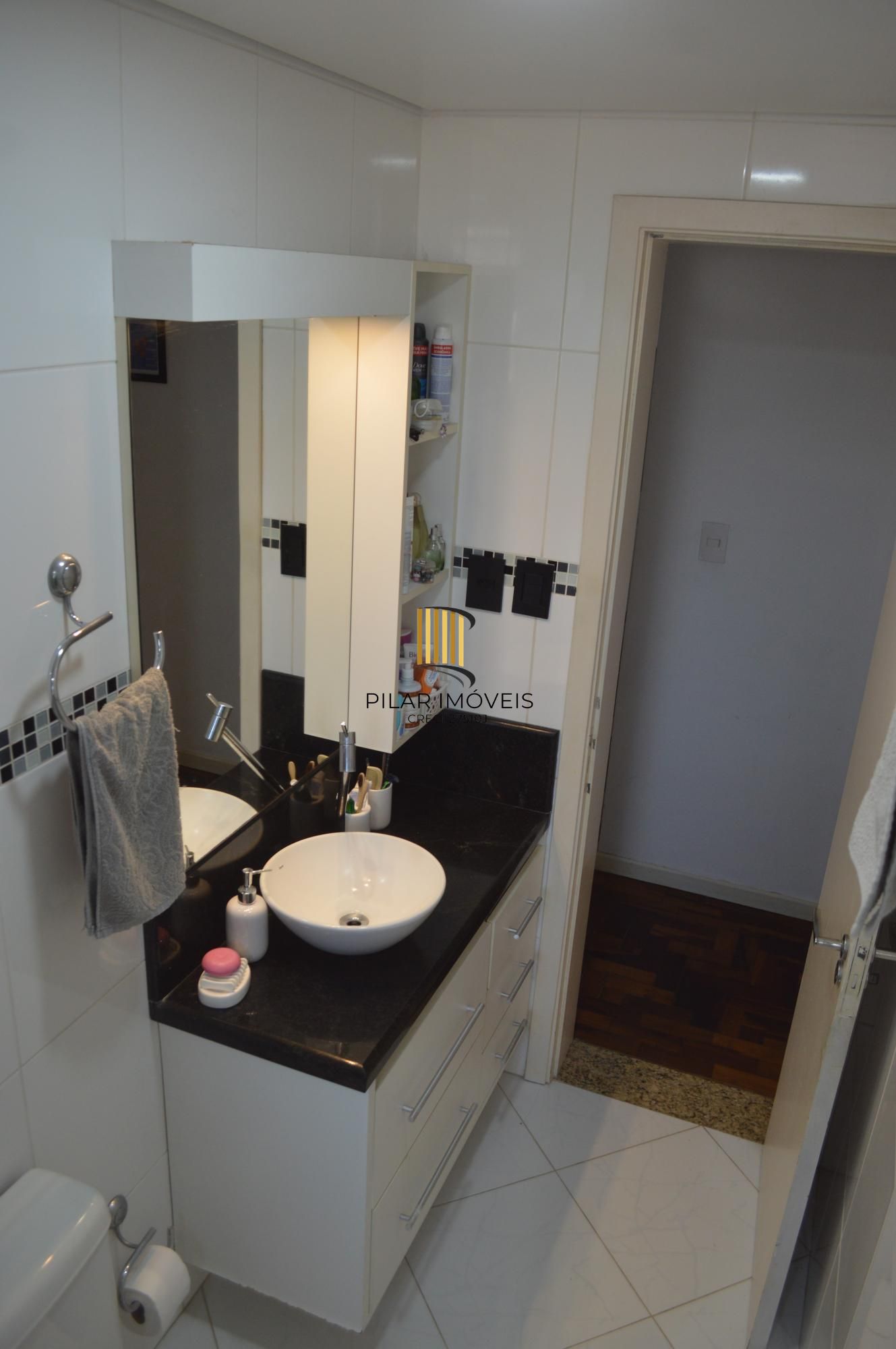 Apartamento com 3 quartos e 77m² à venda em Teresópolis, Porto Alegre.