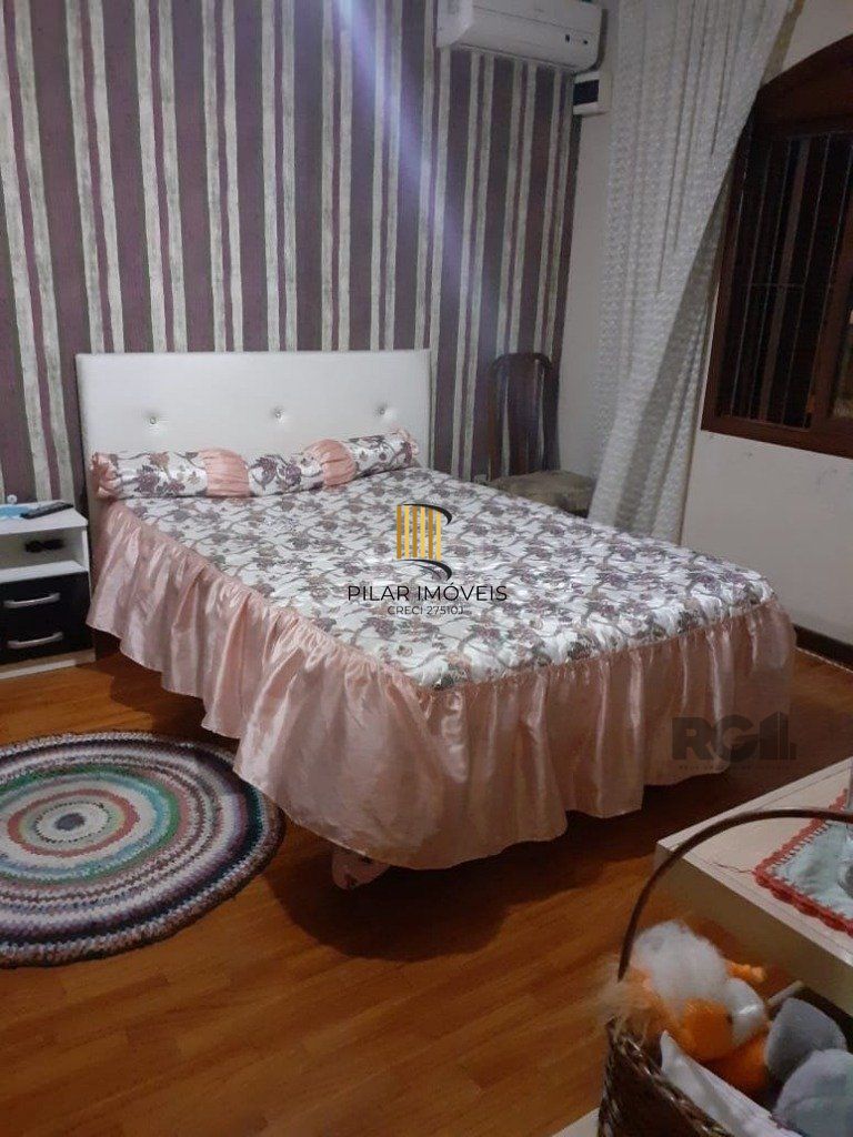 Casa 3 dormitórios no bairro Medianeira