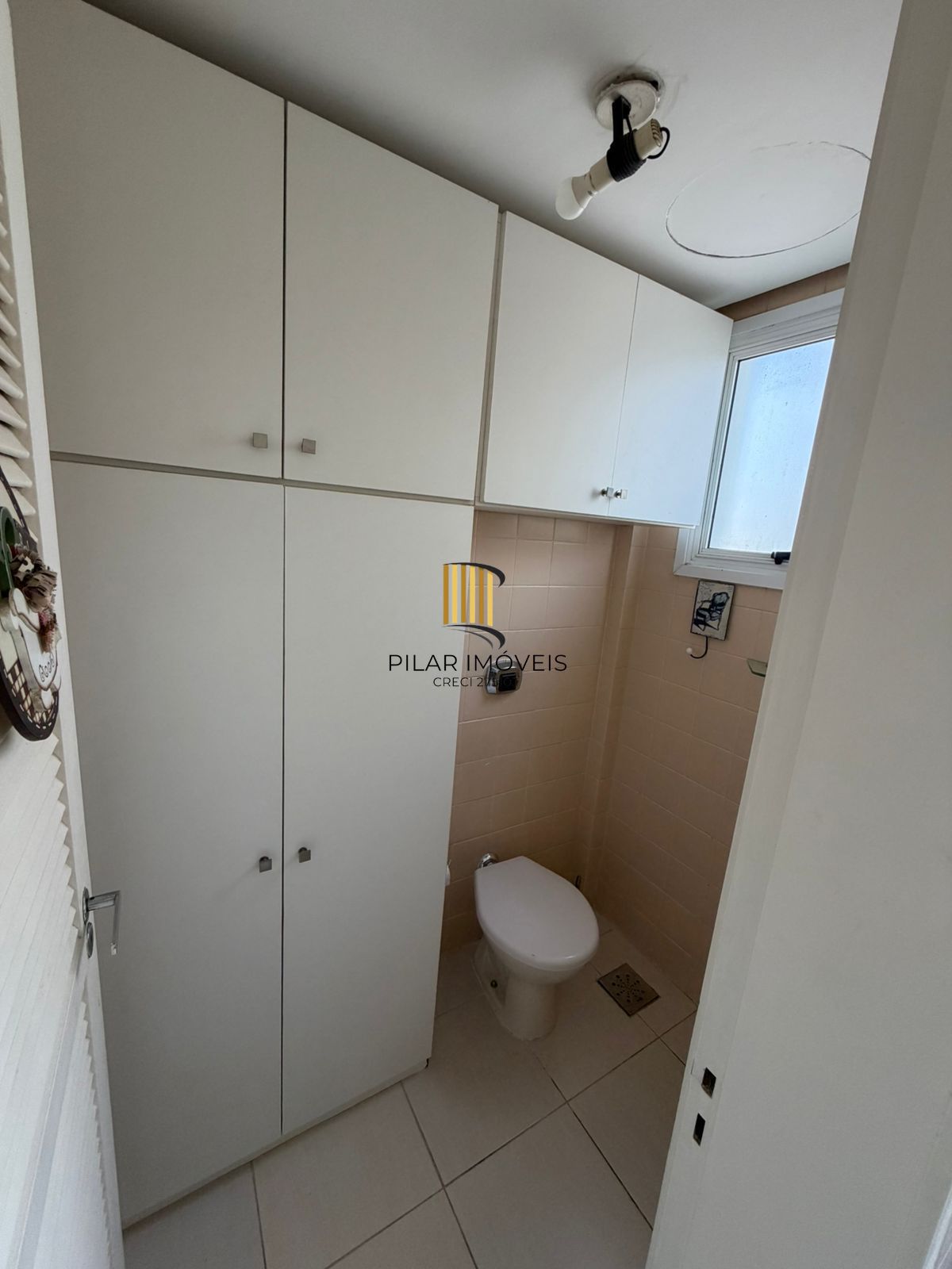 Apartamento 2 dormitórios, 1 vaga coberta no Bairro Teresópolis.