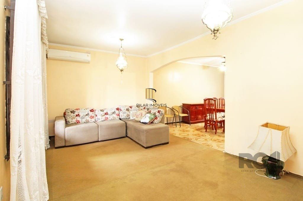 Excelente casa de 154m² com 3 dormitórios e 2 vagas.