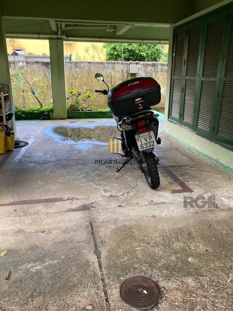 Apartamento de 2 dormitórios com 1 vaga no bairro Nonoai