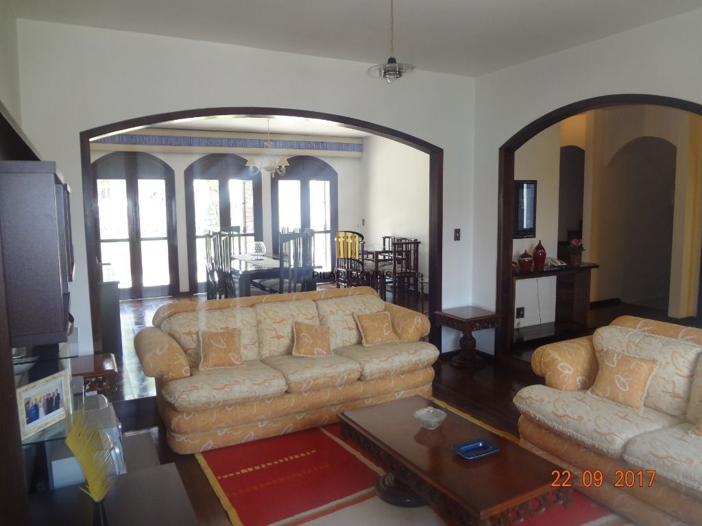 Casa para Venda - 365m², 4 dormitórios, sendo 2 suites, 6 vagas - Nonoai