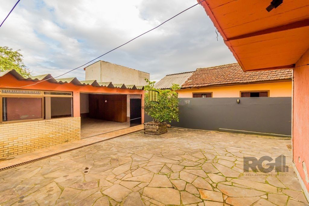 Casa de 4 dormitórios no bairro Espírito Santo