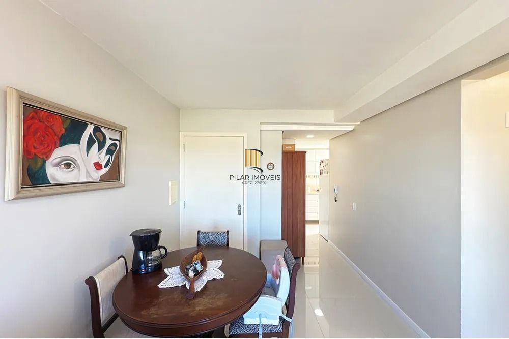 Apartamento de 02 dormitorios com 1 vaga na zona sul de Porto Alegre.