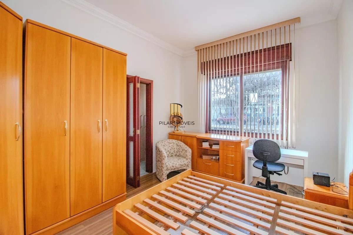 Casa à venda com 173m², 2 quartos e 3 vagas no bairro Vila Ipiranga- Porto Alegre/RS