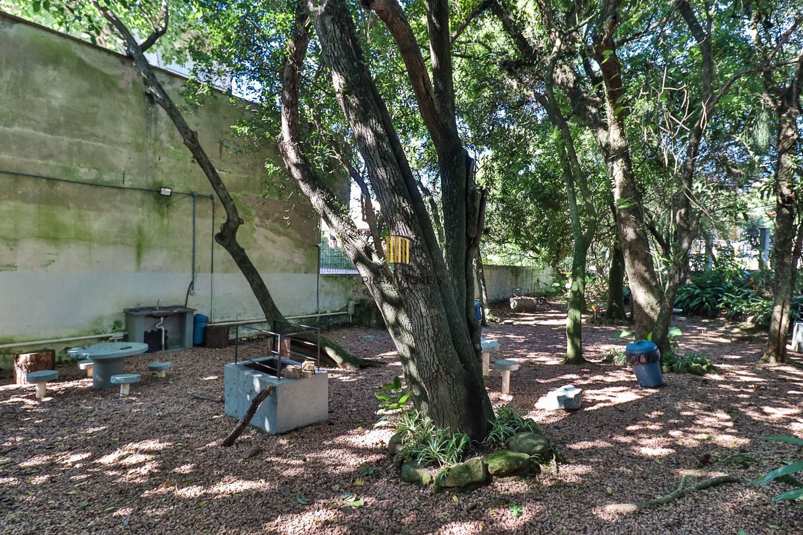 Apartamento para venda de 3 dormitórios, no bairro Teresópolis em Porto Alegre/RS.