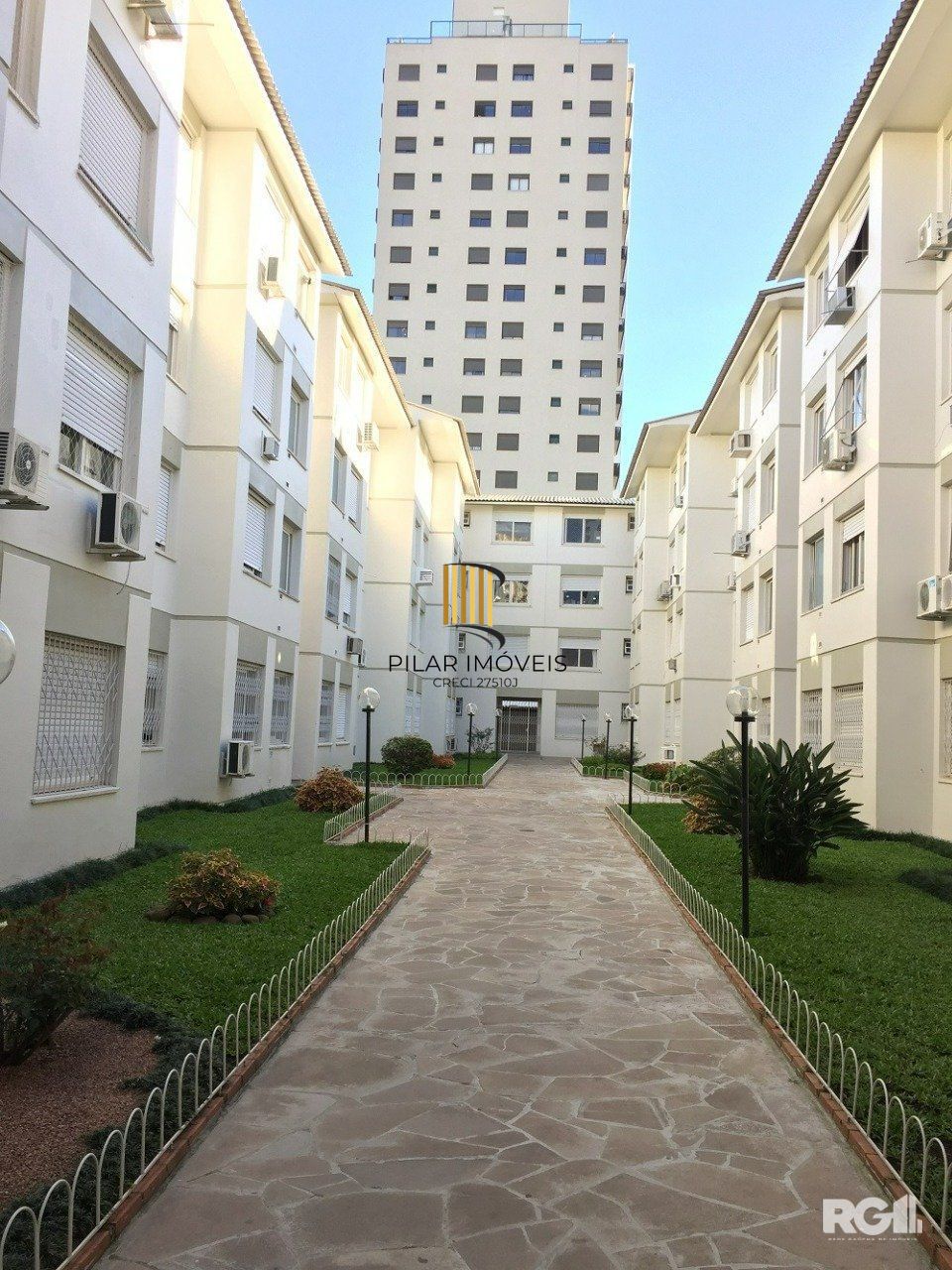 Excelente apartamento de 2 dormitórios desocupado.
