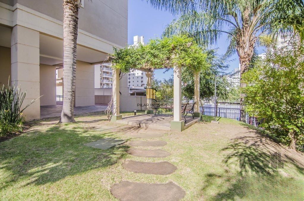 Apartamento 95m² - semi mobiliado, 3 dormitórios, 1 suíte e 2 vagas no bairro Passo da Areia