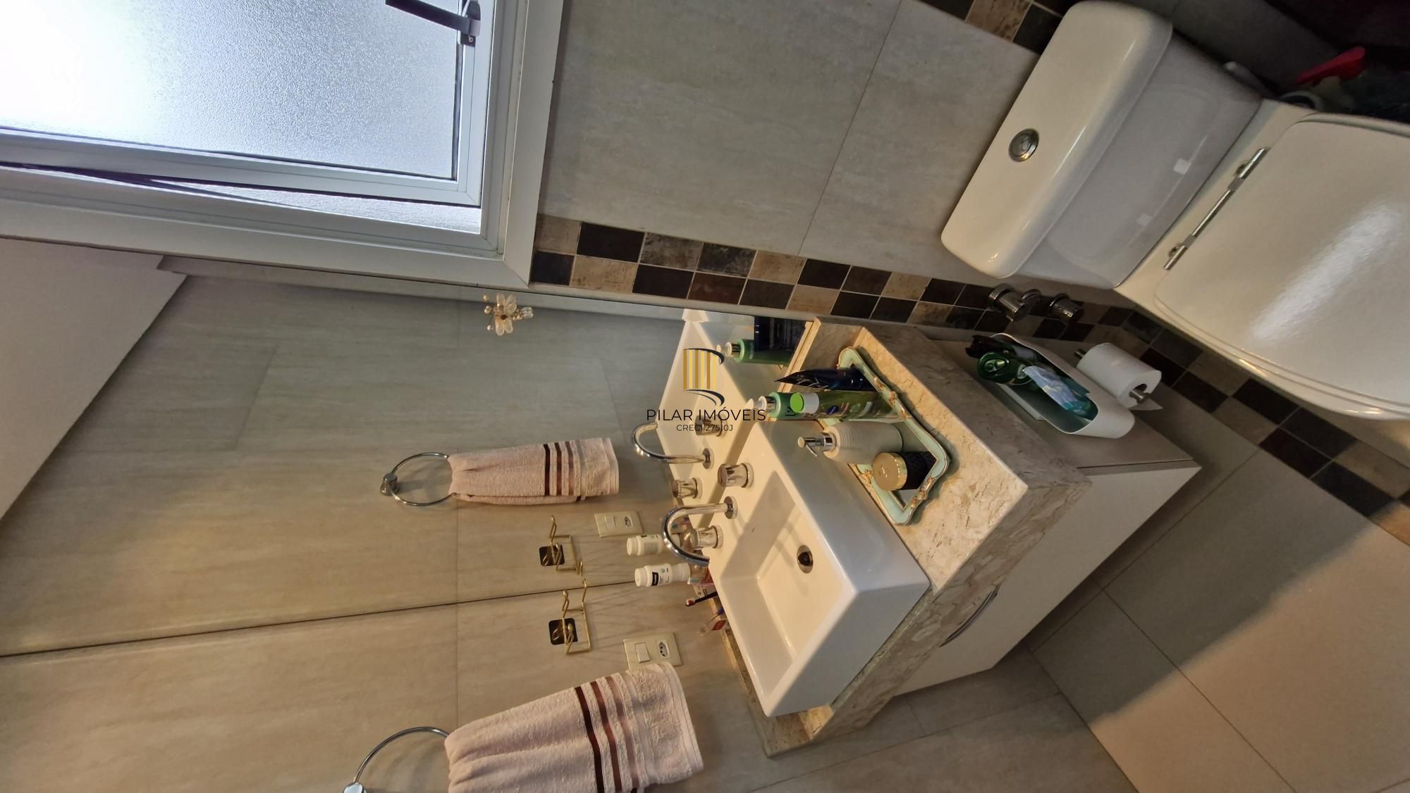 Apartamento mobiliado no Central Parque, 3 dormitorios sendo 1 suíte, banheiro social, lavabo, 114,00m² área privativa, 2 garagens