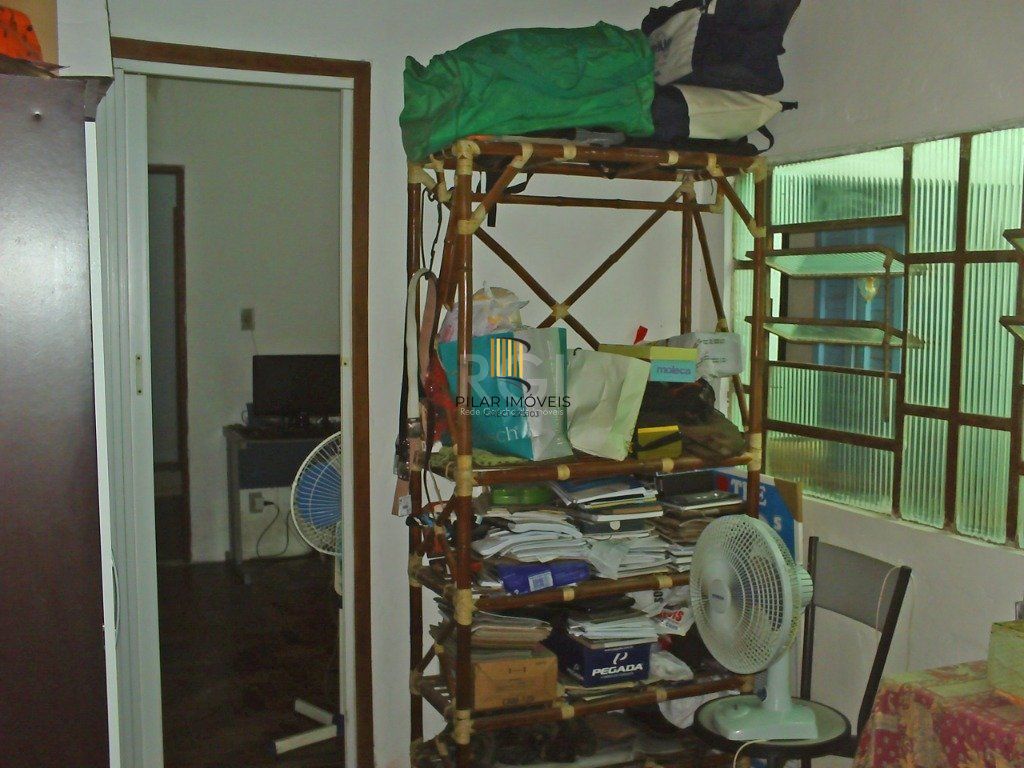 Casa para Venda - 140m², 3 dormitórios, sendo 1 suites, 2 vagas - Morro Santana