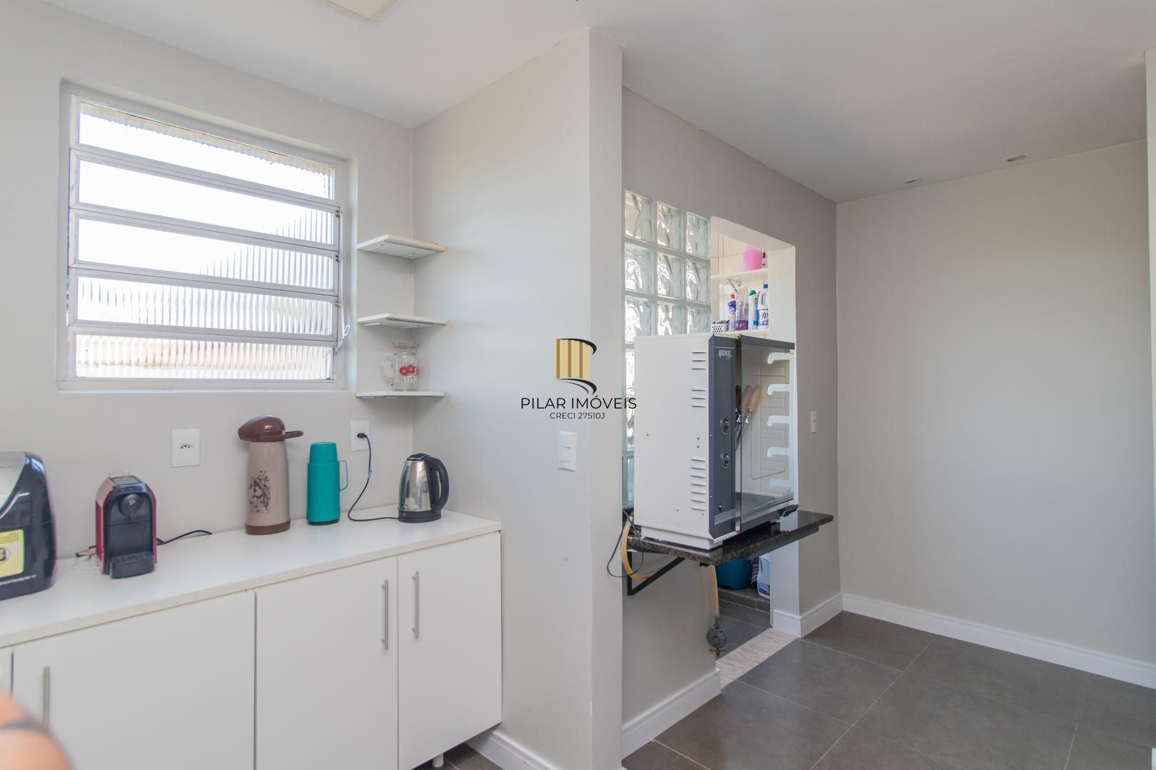 Apartamento de 2 dormitórios á venda no Bairro Teresópolis - Porto Alegre.