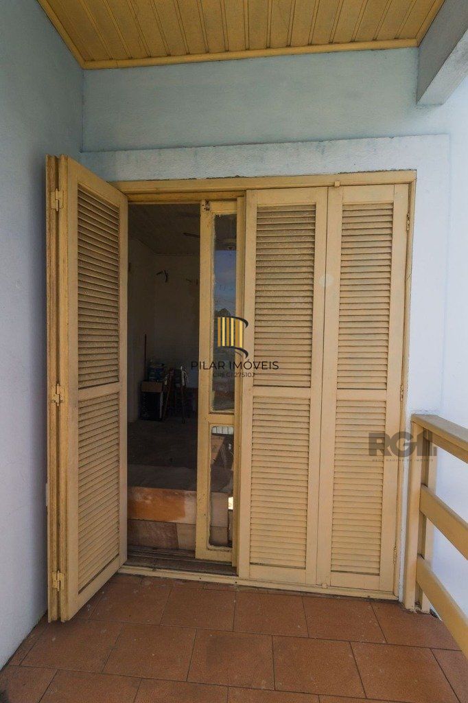 Casa de 3 dormitórios, bairro Sarandi
