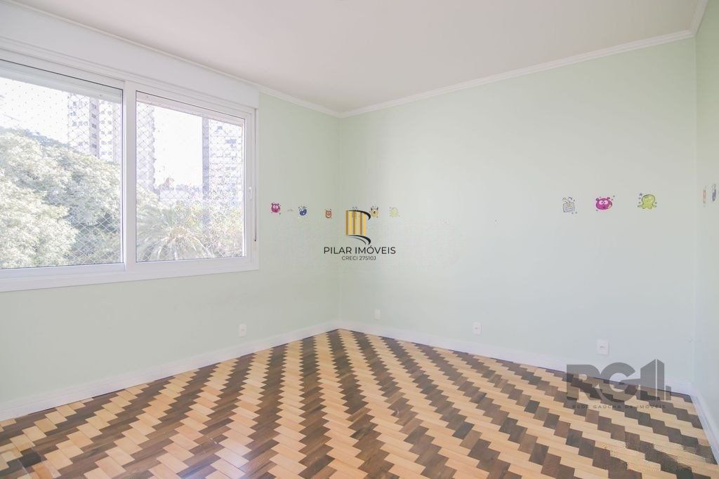 Apartamento 145m² - 3 dormitórios sendo 1 suíte e 2 vagas no Centro Histórico/Porto Alegre