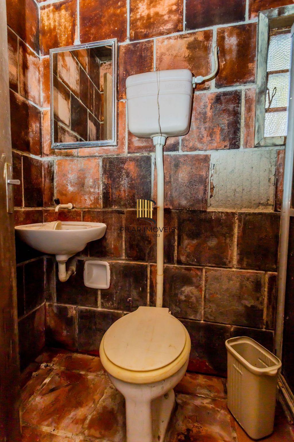 Casa de 3 dormitórios  no Bairro Vila Jardim - Porto Alegre