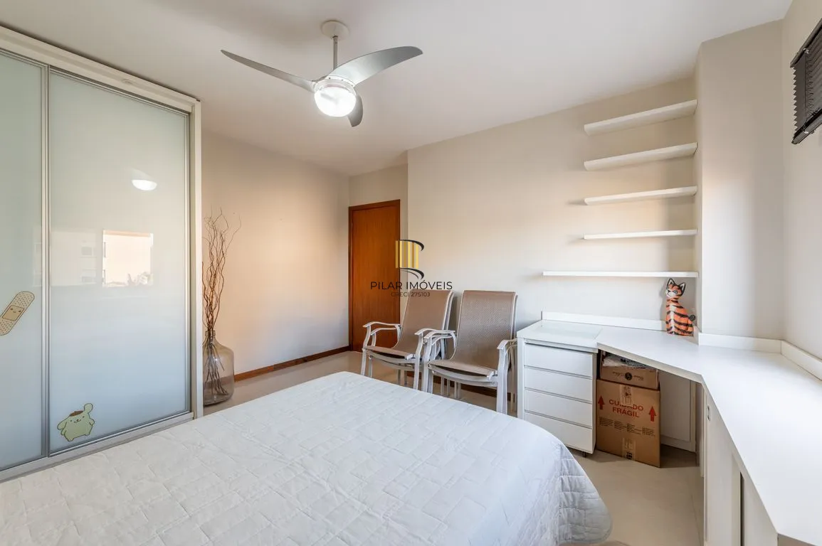 Apartamento de 4 dormitorios á Venda no Passo da Areia - Porto Alegre
