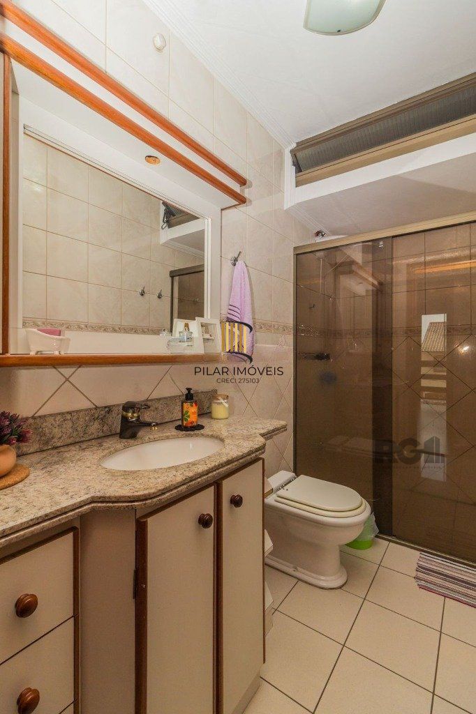 Casa de 4 dormitórios no bairro Sarandi