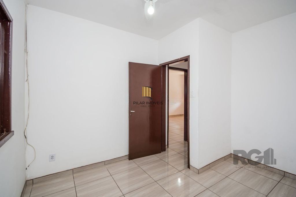 Casa de 159m² - 2 dormitórios, 3 vagas no bairro Rubem Berta