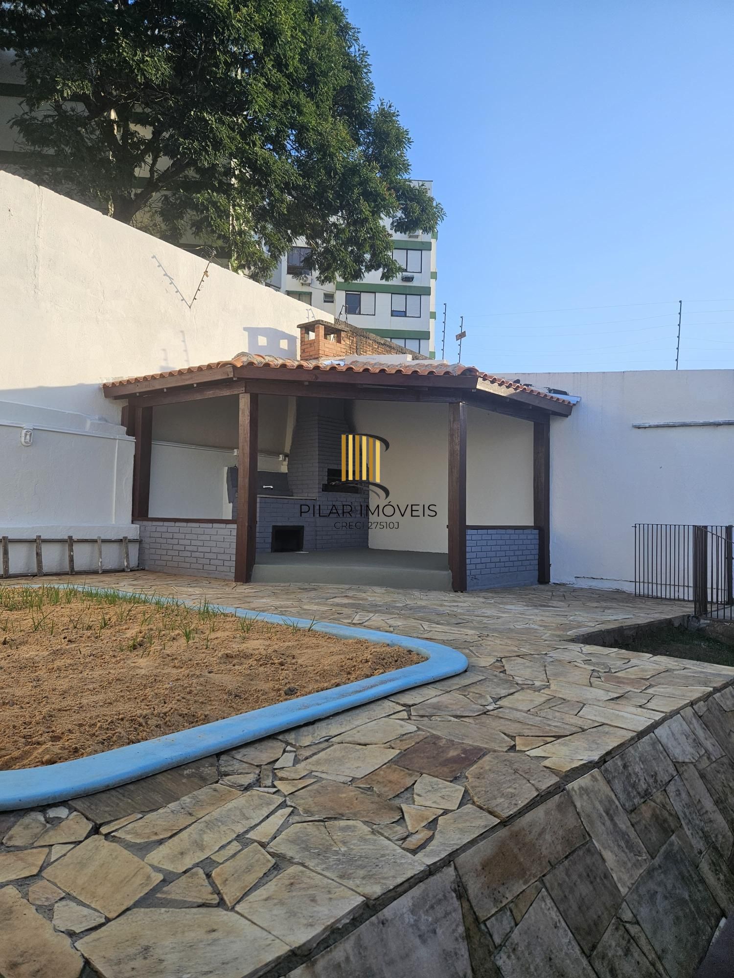 Casa toda reformada na avenida nonoai
