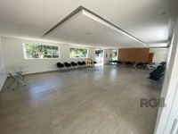 Apartamento de 02 dormitorios com vaga de garagem no bairro Cavalhada- Porto Alegre /RS.